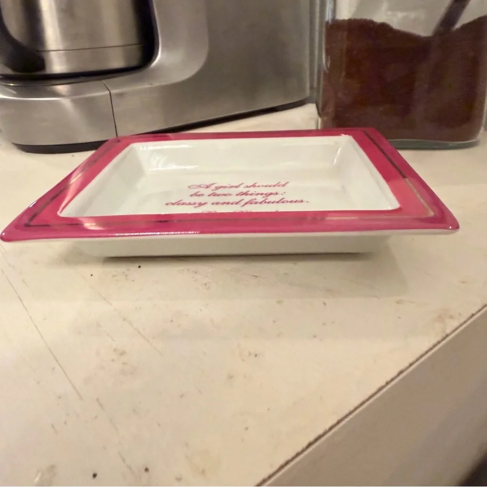 Two's Company White Jewelry Organizer